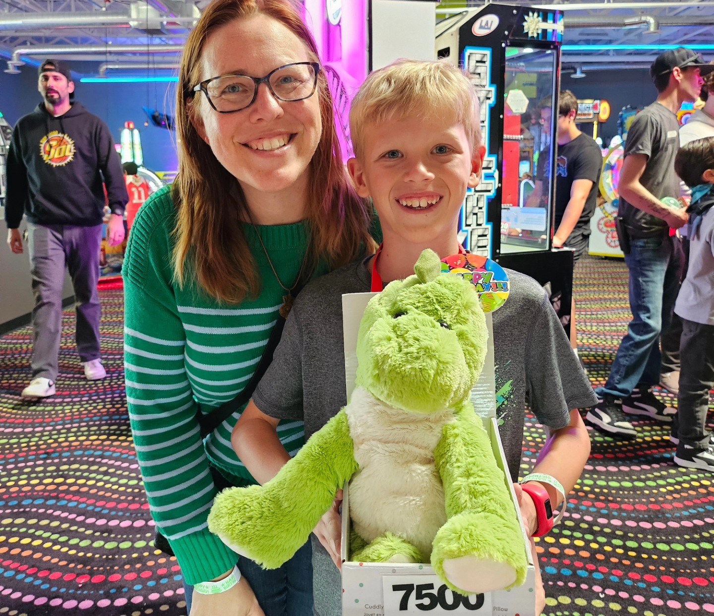 winers - mom son dino